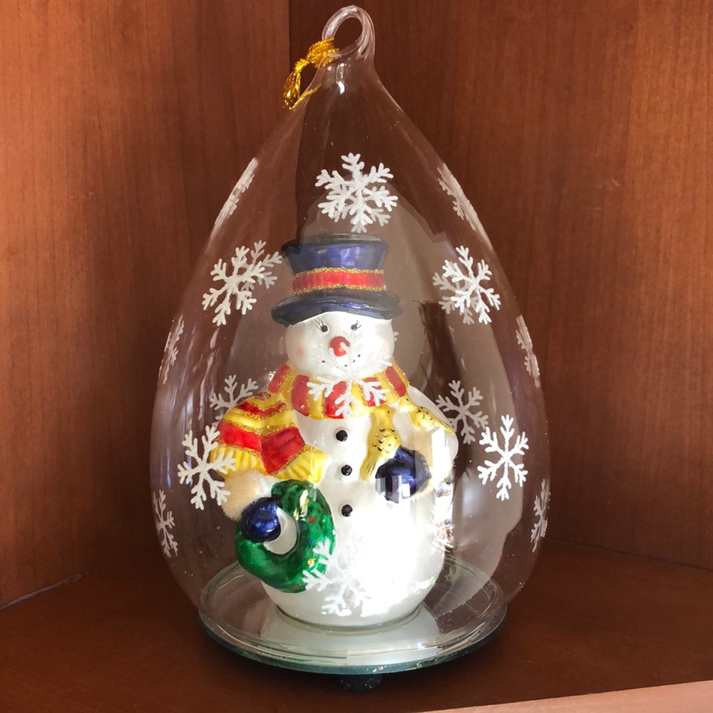 Sorelle Blown Glass Snowman Teardrop changing colors